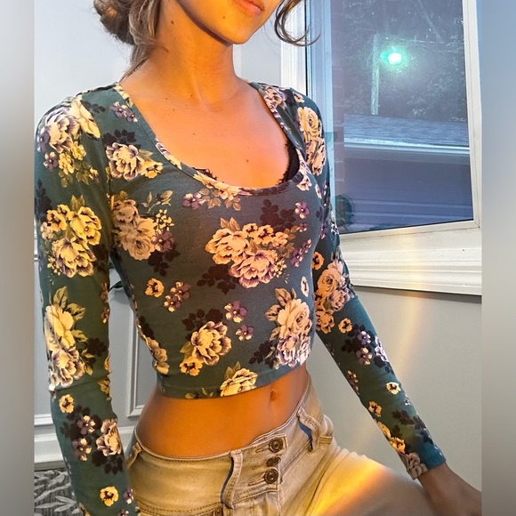 PacSun Tops - 2000s PACSUN CROPTOP